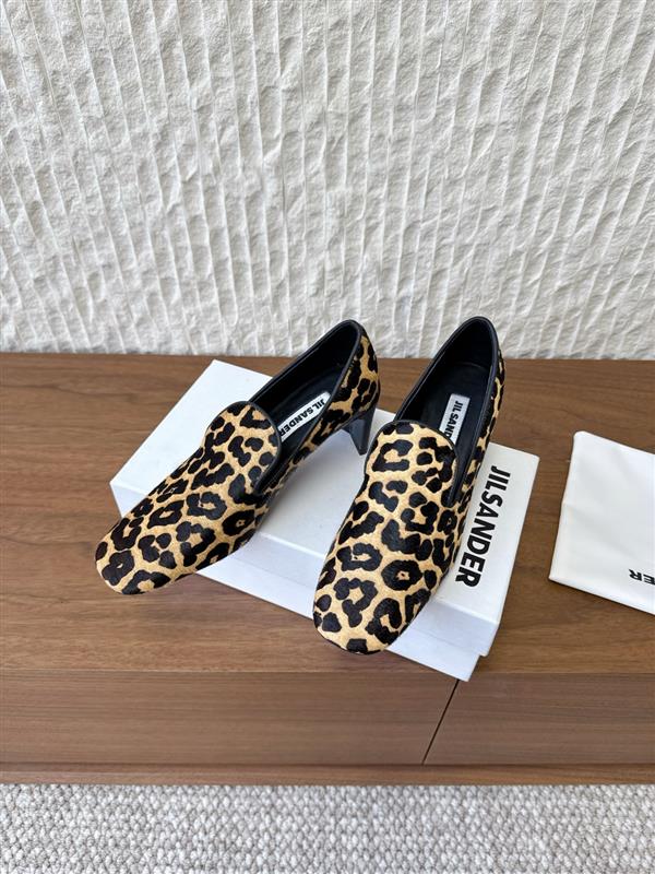 2025112717142143 340